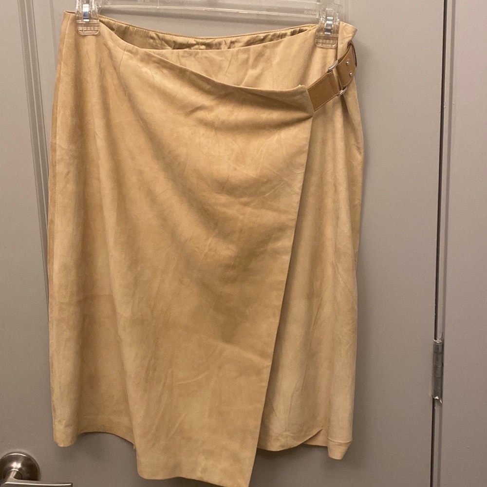 Ralph Lauren black label suede skirt like new with buckle…‍‍‍‍‍‍